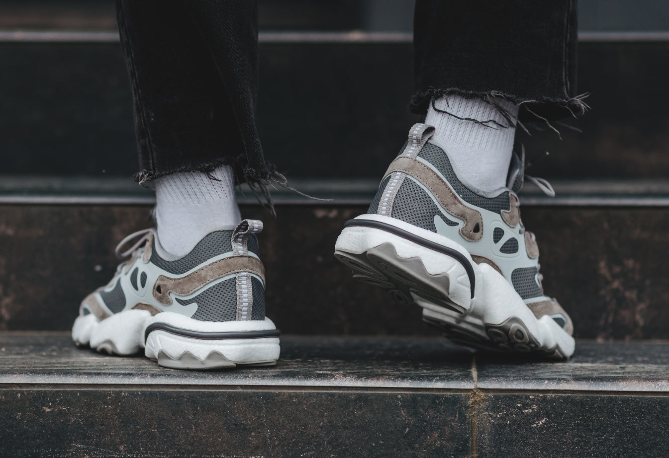 Adidași Staff all gray