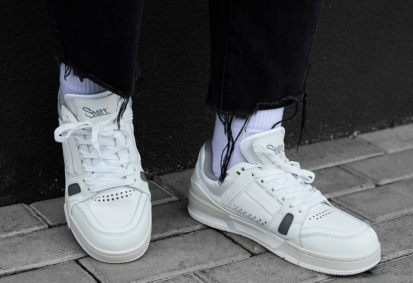 Adidași Staff White