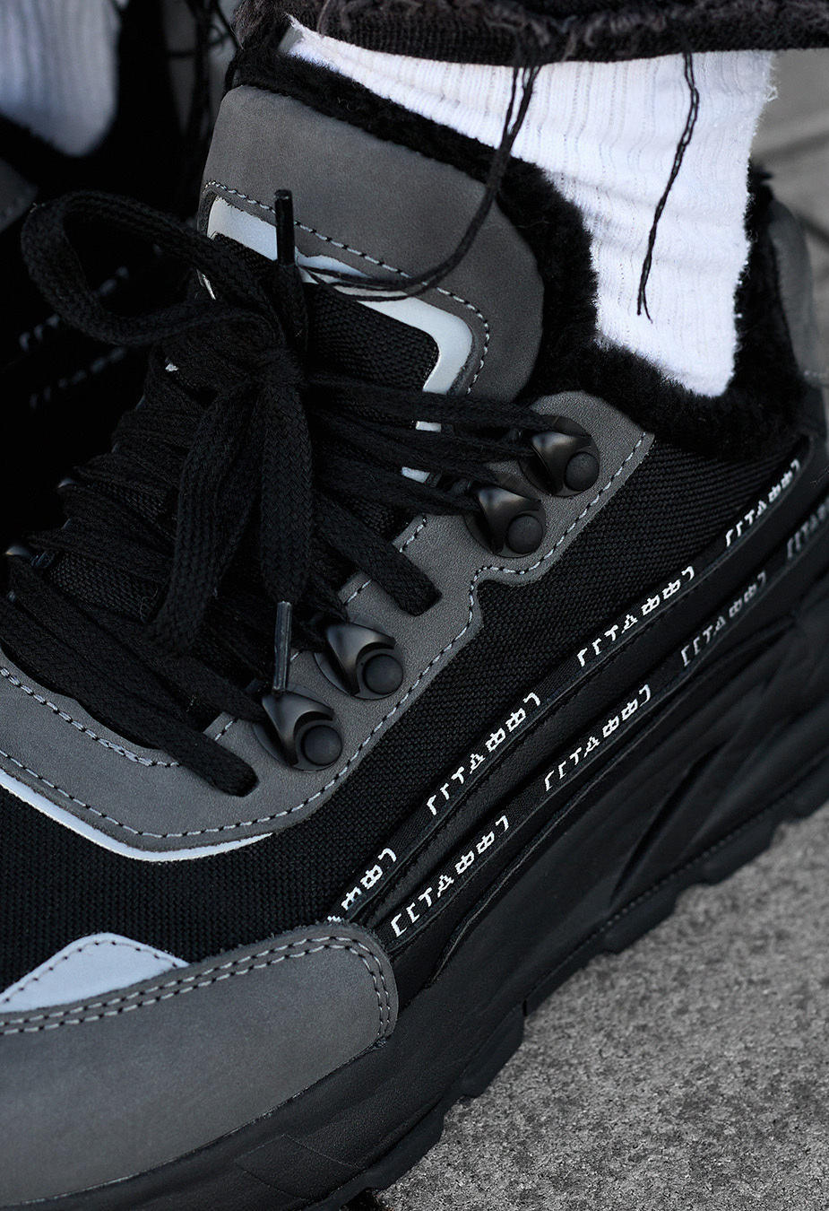 Adidași de iarnă Staff black & gray reflective (blană)