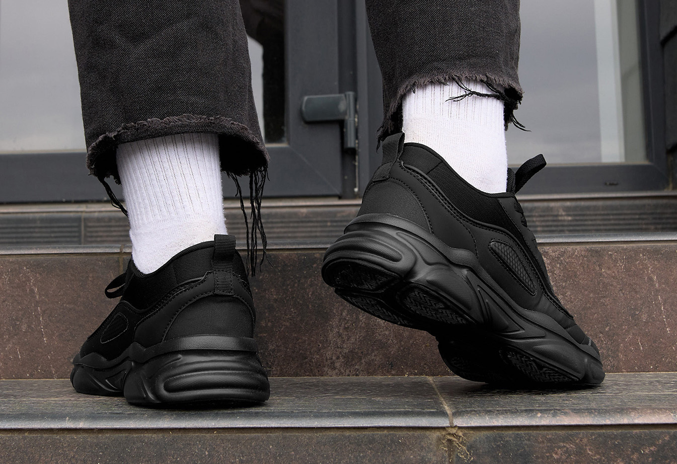 Adidași Staff black