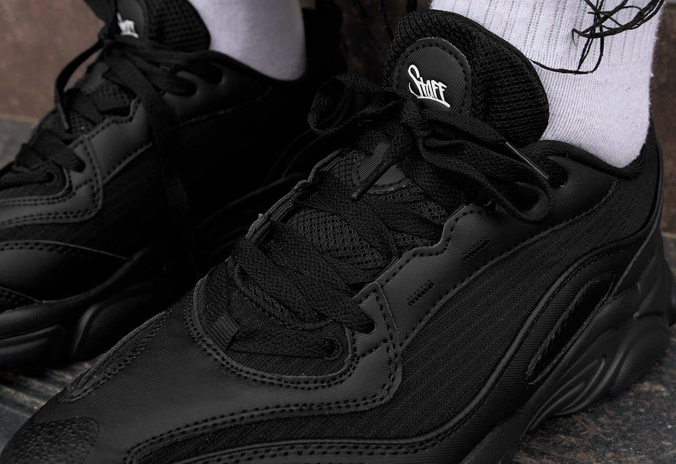 Adidași Staff black