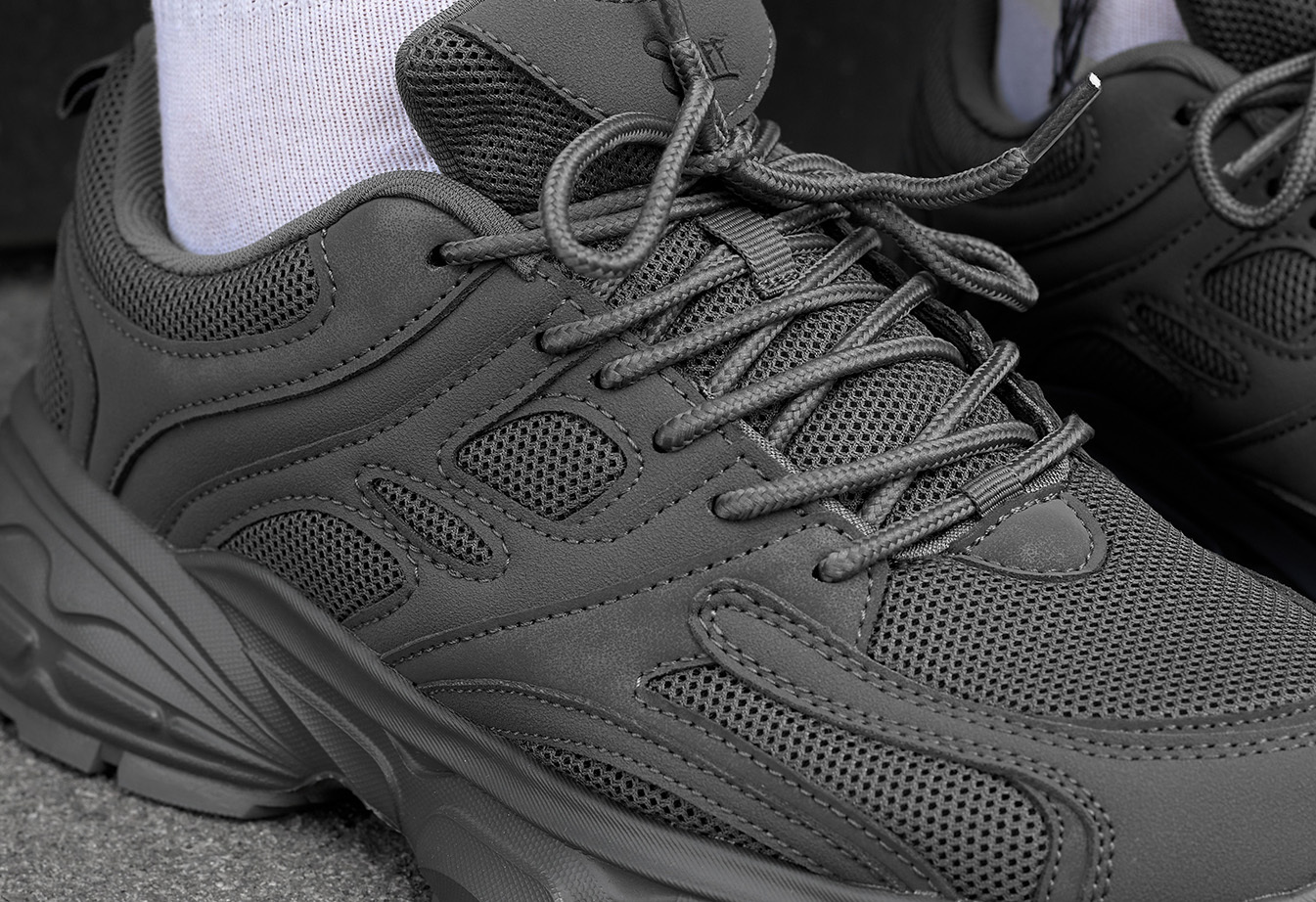 Adidași Staff all dark gray