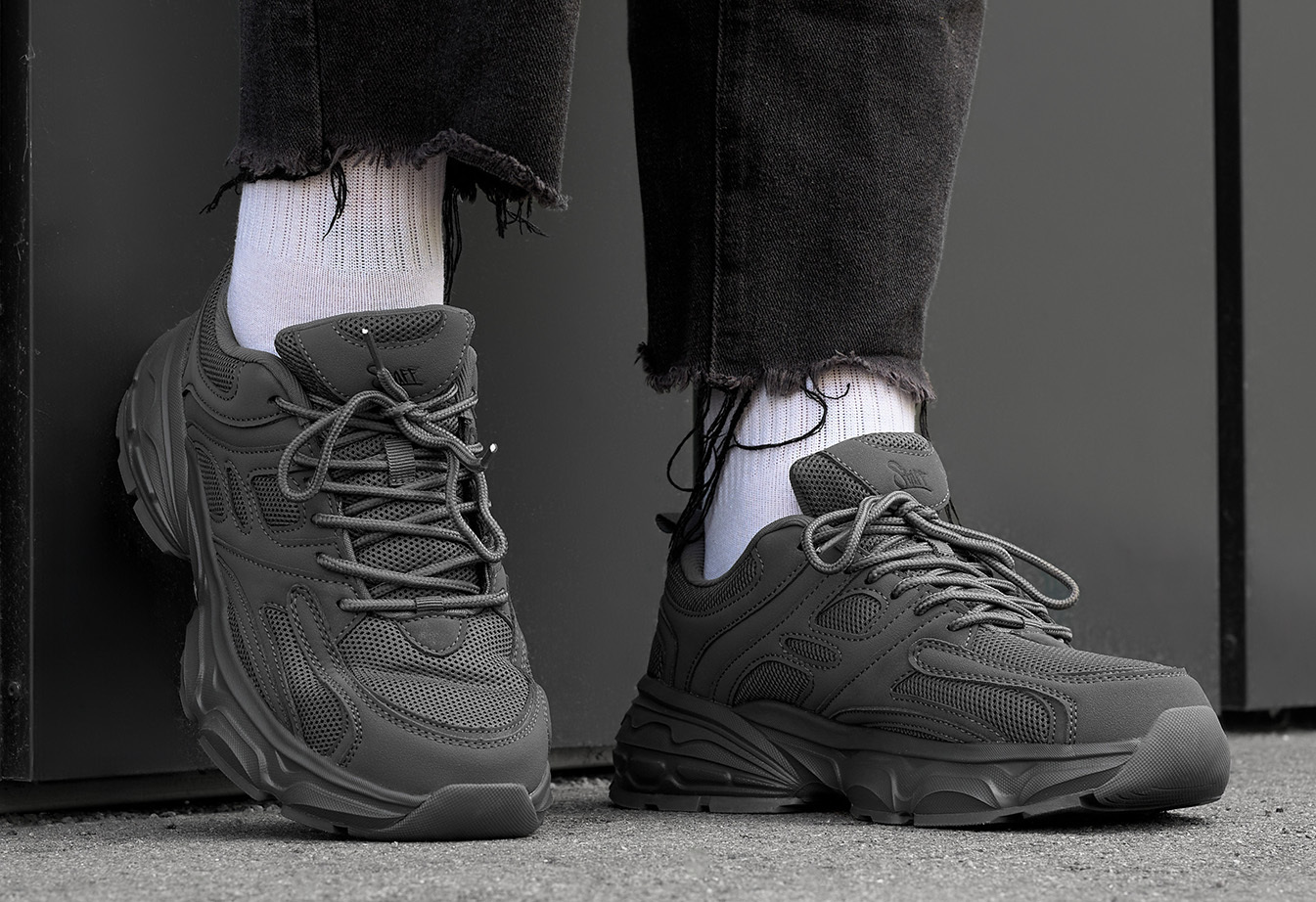 Adidași Staff all dark gray