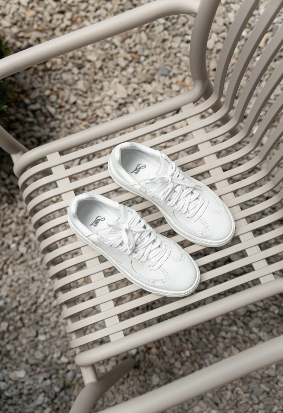 Adidași de damă Staff white
