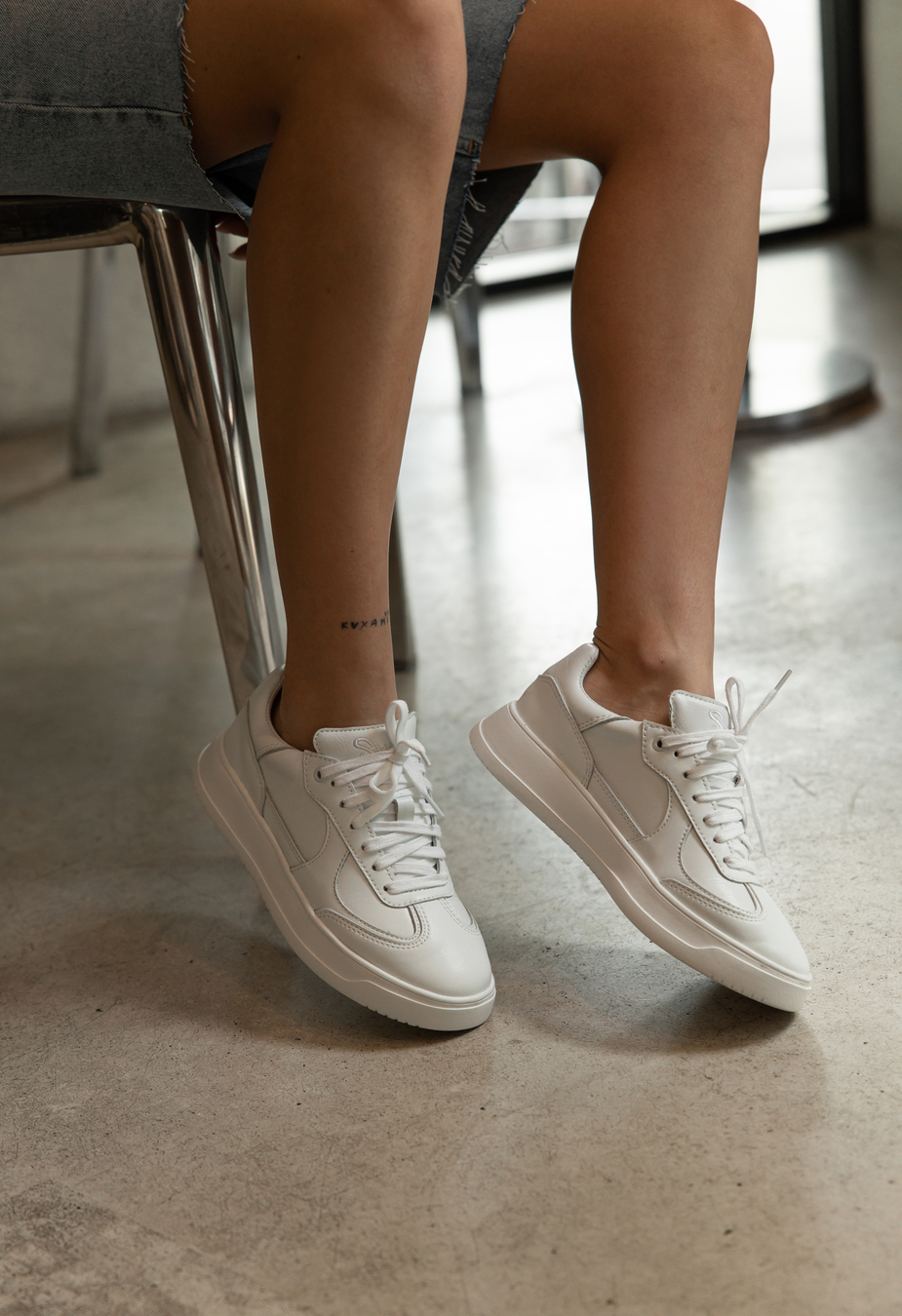 Adidași de damă Staff white