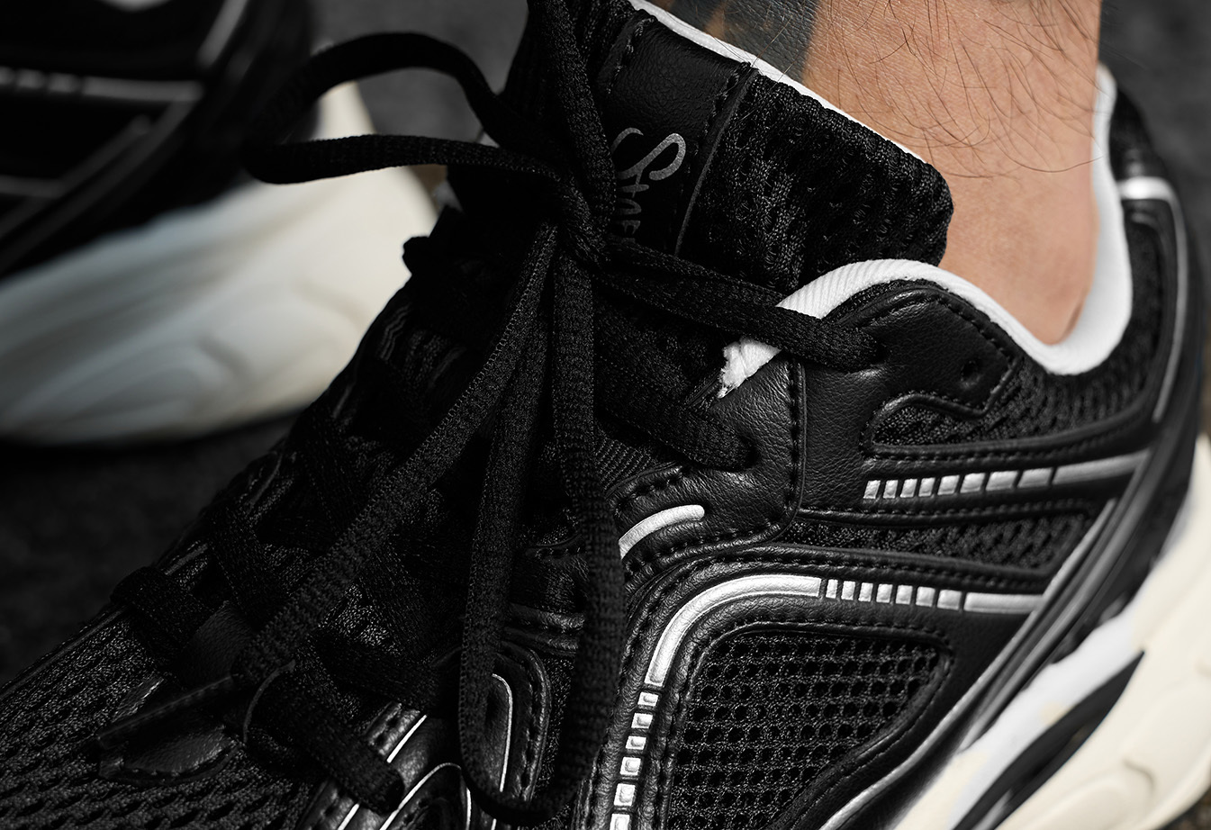 Adidași Staff black