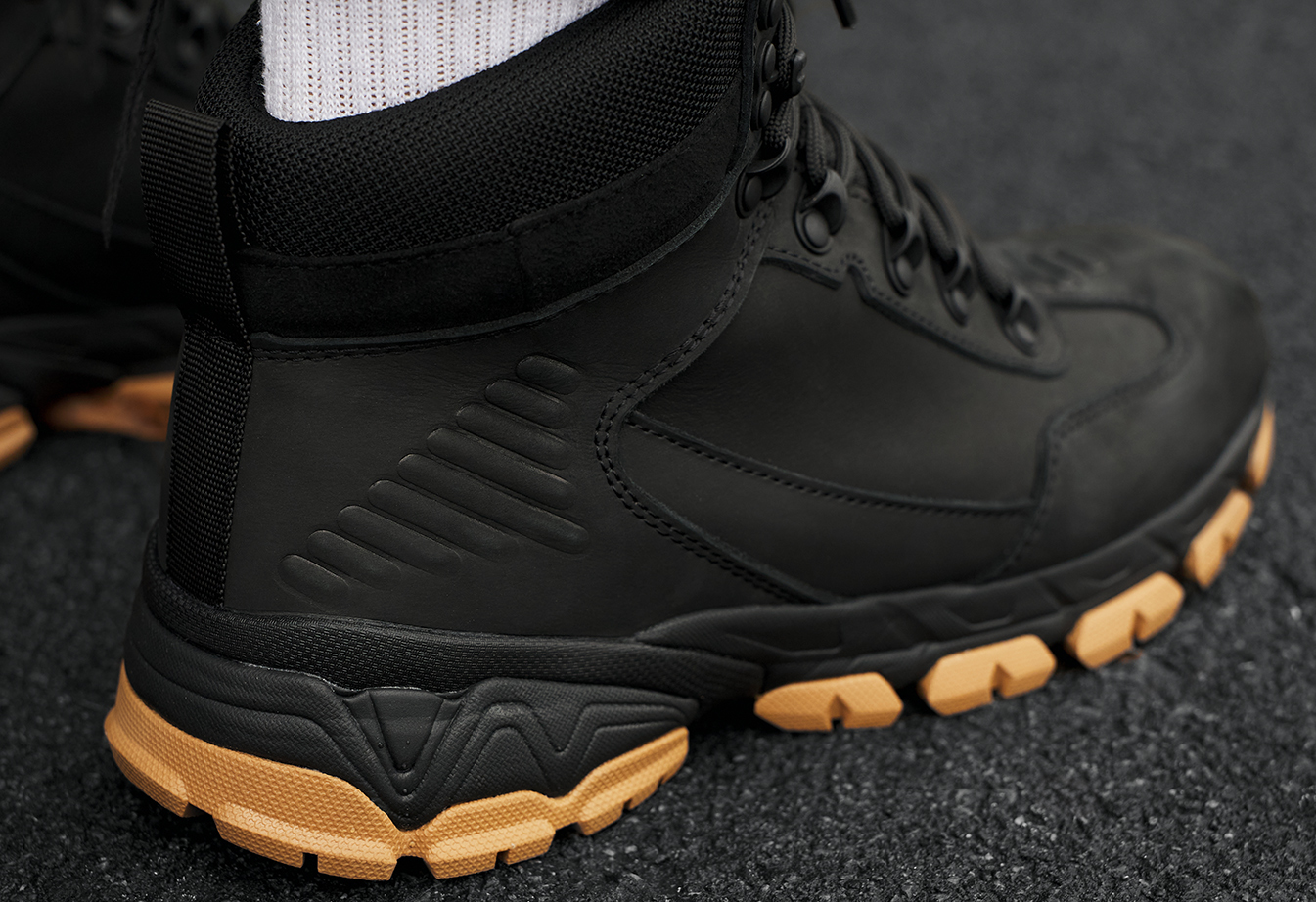 Adidași de iarnă Staff black (хутро)