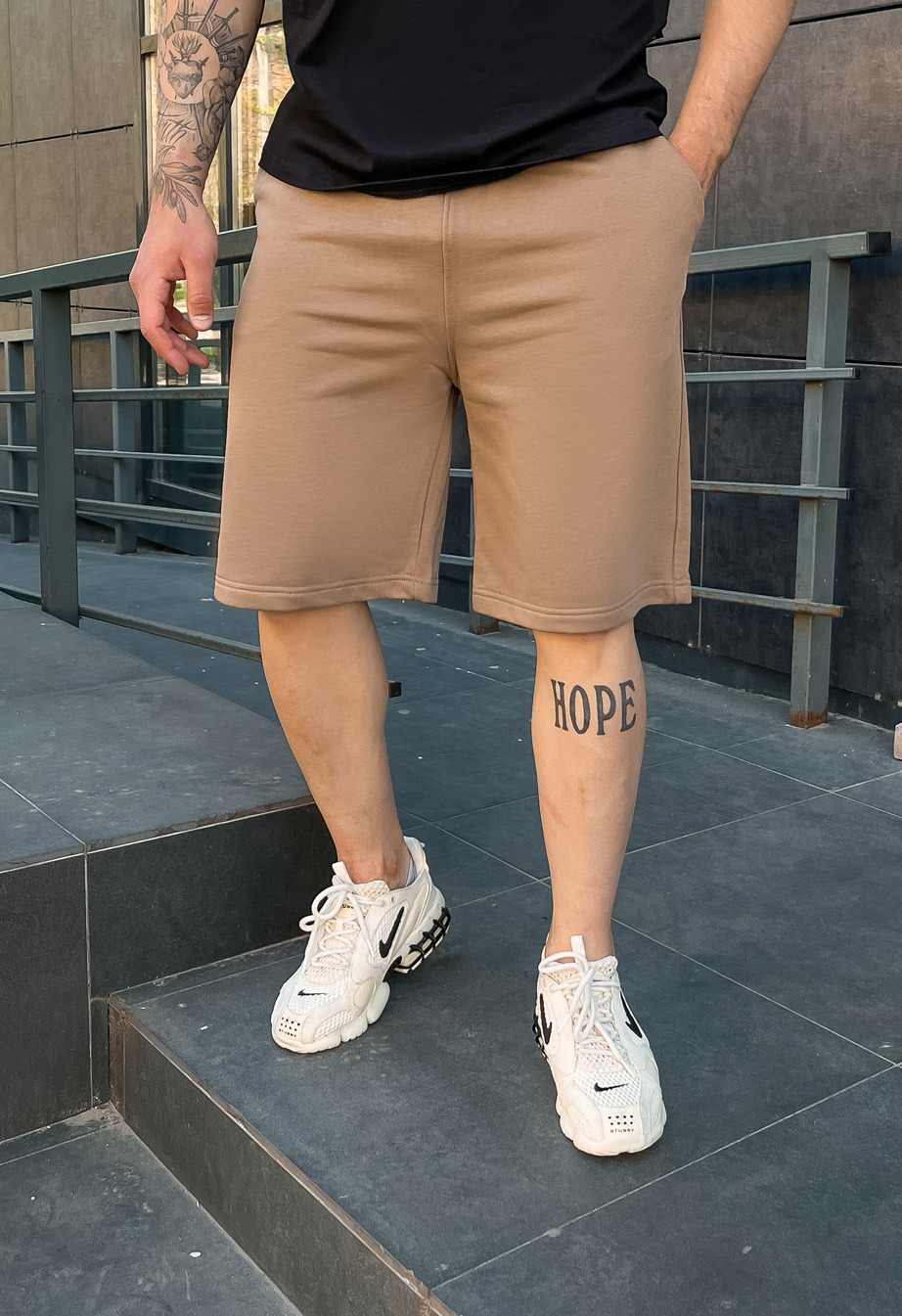 Pantaloni scurți tricotați Staff nes brown