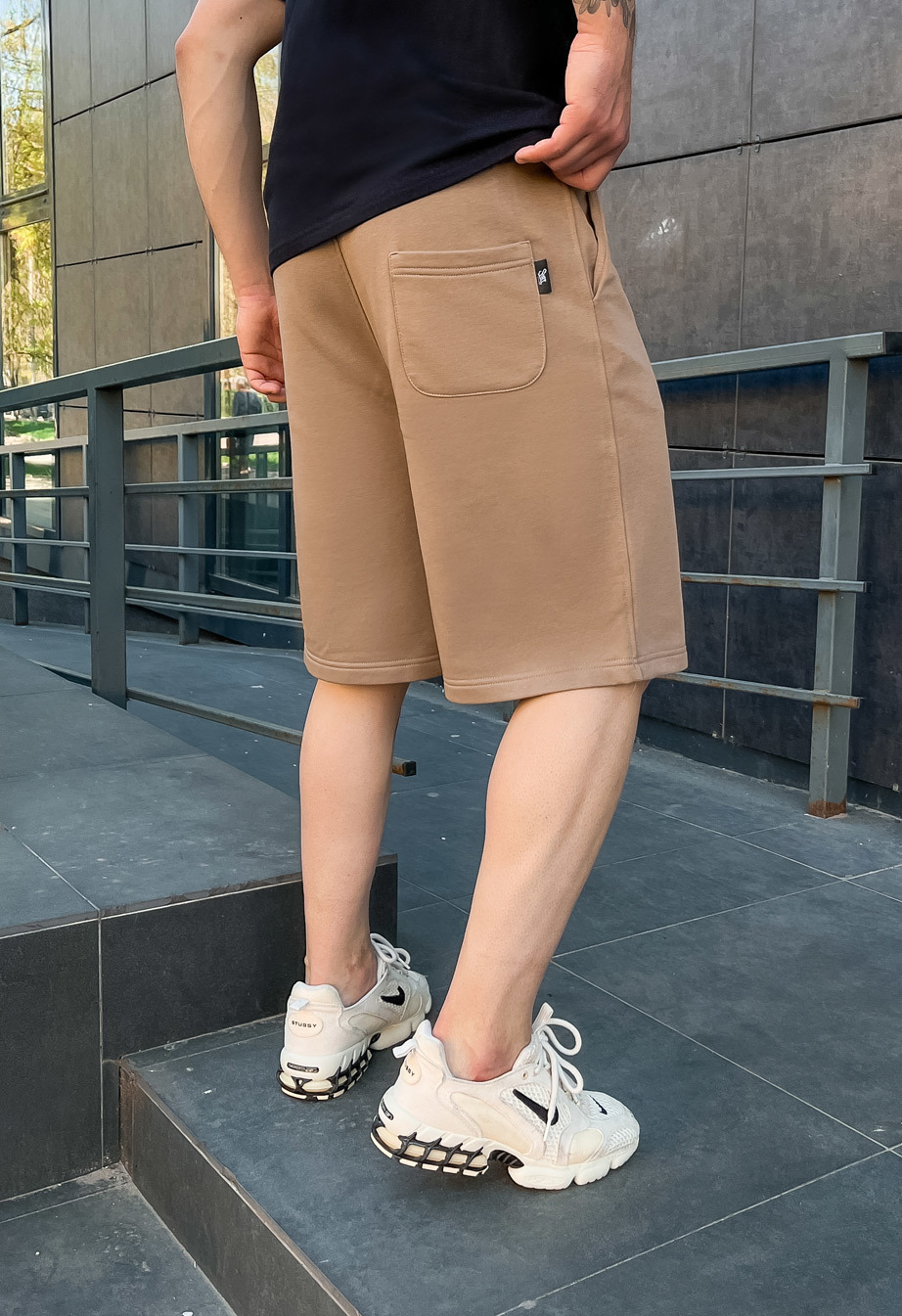 Pantaloni scurți tricotați Staff nes brown