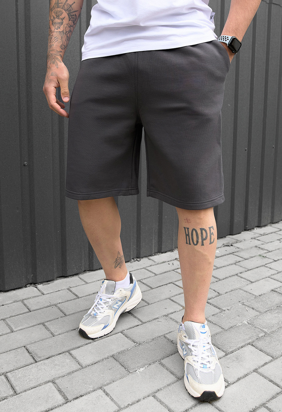 Pantaloni scurți tricotați Staff nes dark gray