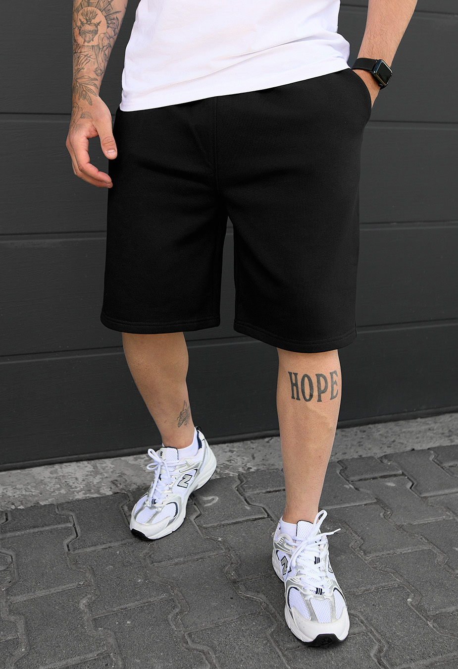 Pantaloni scurți tricotați Staff nes black