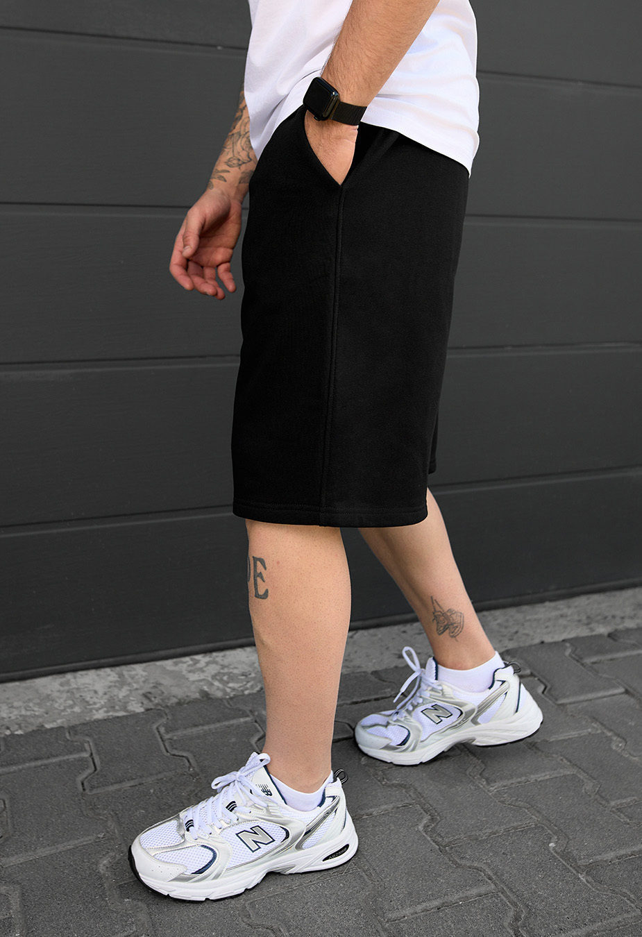 Pantaloni scurți tricotați Staff nes black