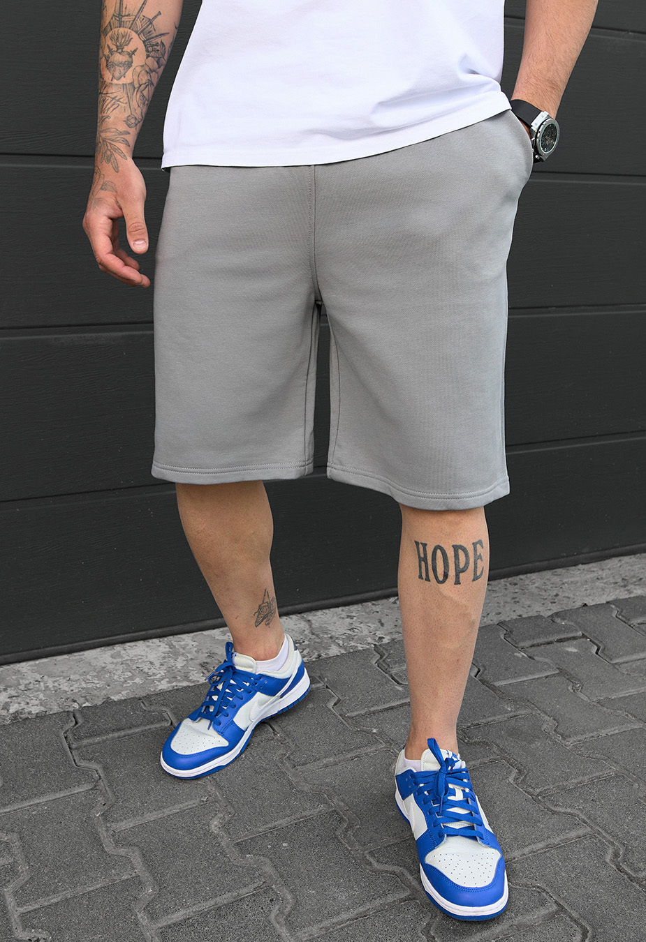 Pantaloni scurți tricotați Staff nes light gray