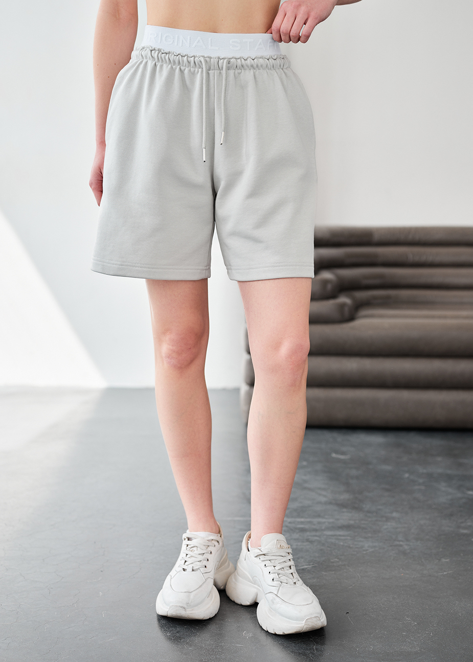 Pantaloni scurți Staff moo light gray