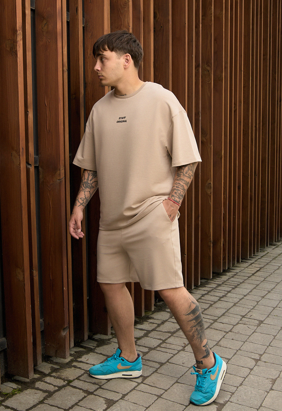 Set de vară tricou + pantaloni scurți Staff no beige oversize