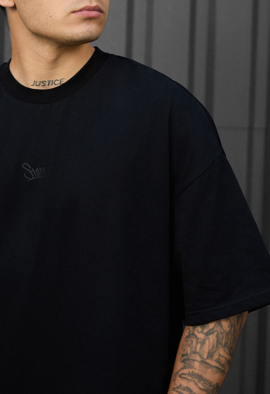 Tricou Staff black logo oversize