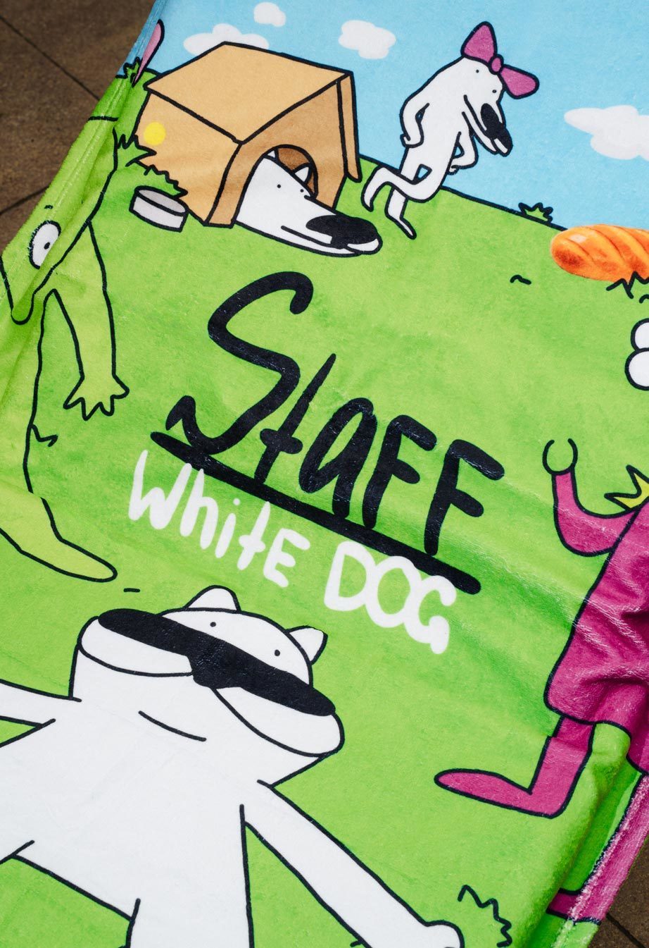 Prosop Staff x White Dog Universul