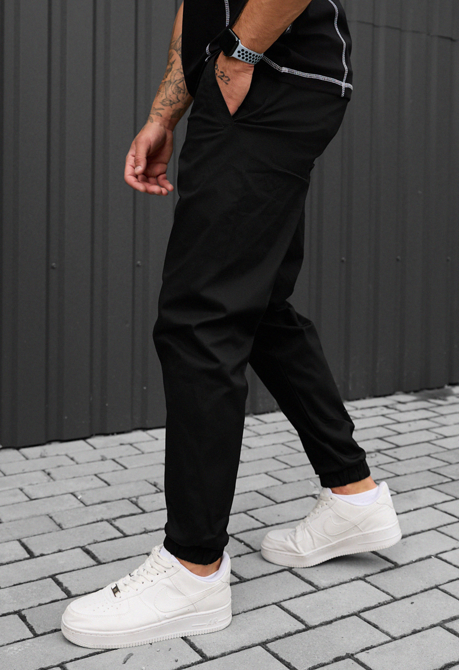 Joggeri Staff pa black