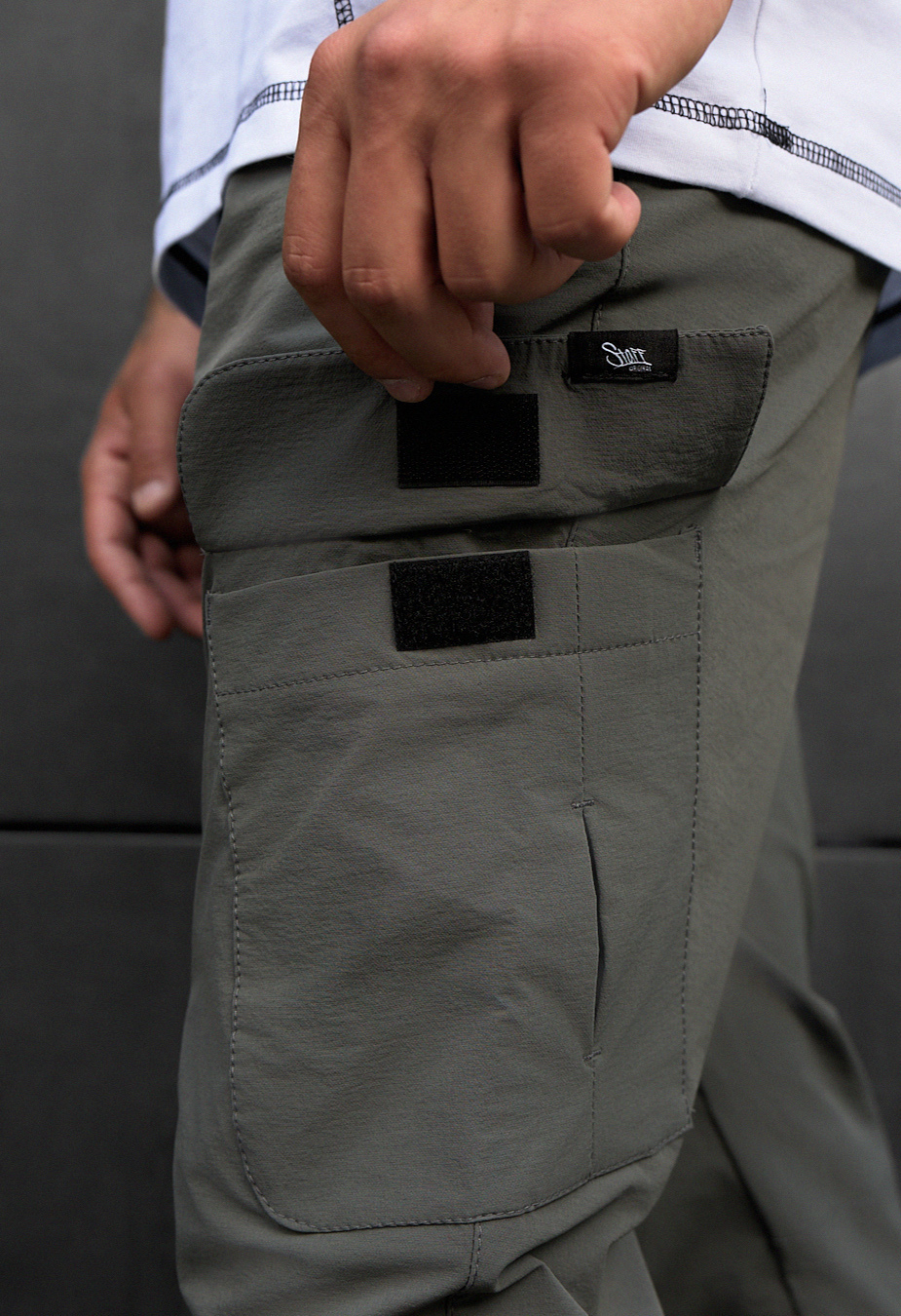 Pantaloni Staff cargo tam dark gray
