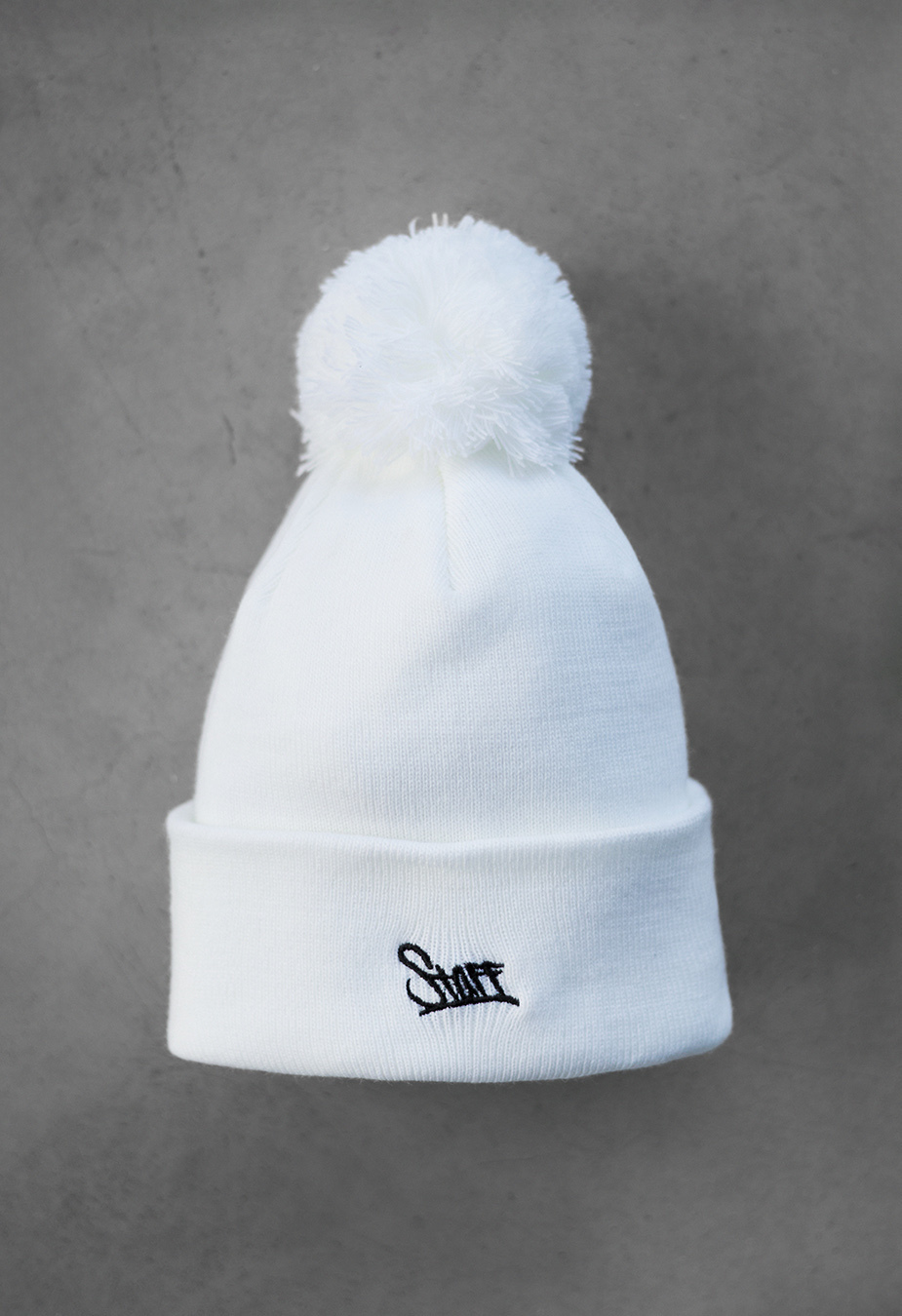 Căciulă Staff logo white pompon