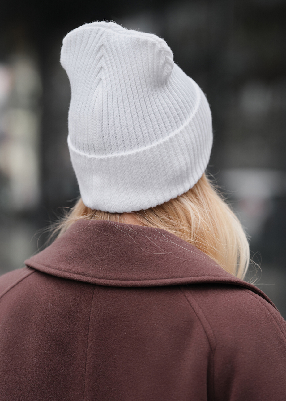 Căciulă de damă Staff white basic
