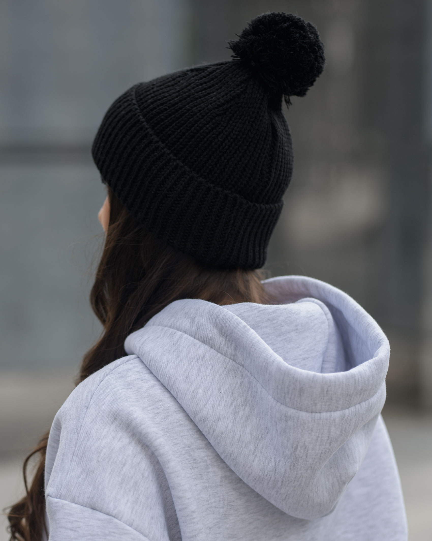 Жіноча шапка Staff pompon black