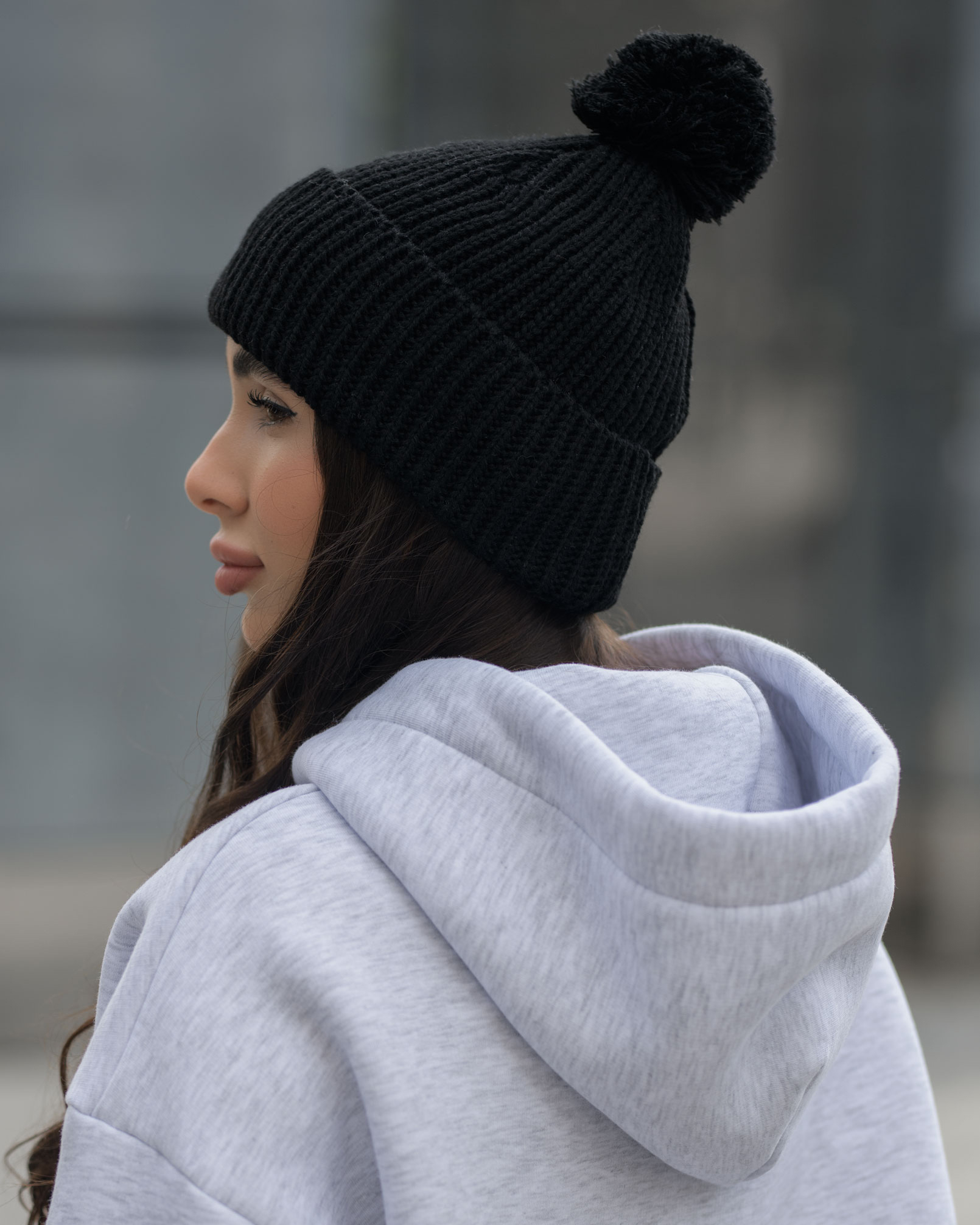 Жіноча шапка Staff pompon black