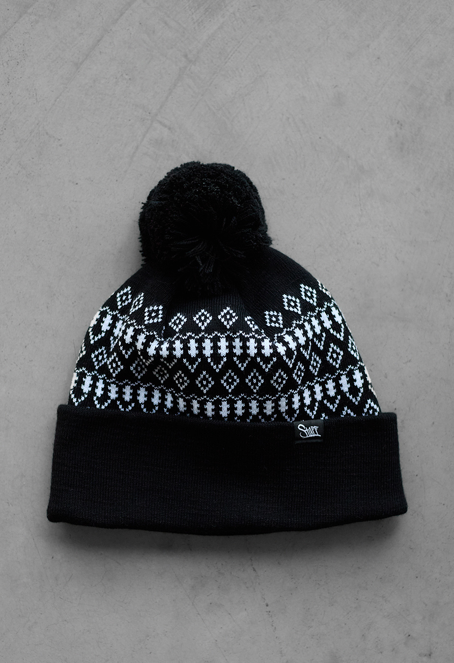 Căciulă Staff black & white pattern