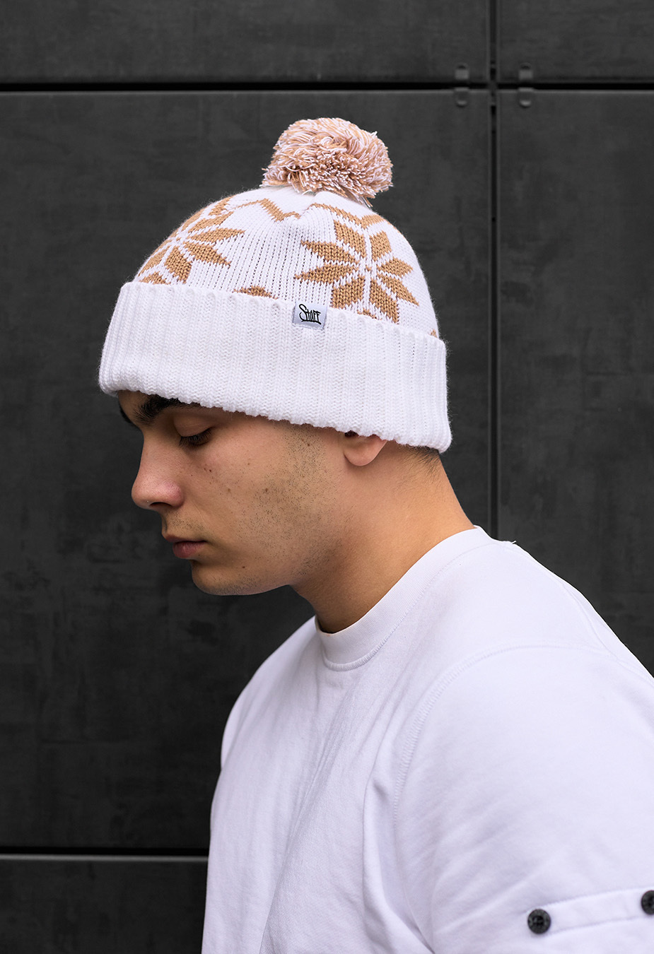 Căciulă Staff white & beige pattern pompon