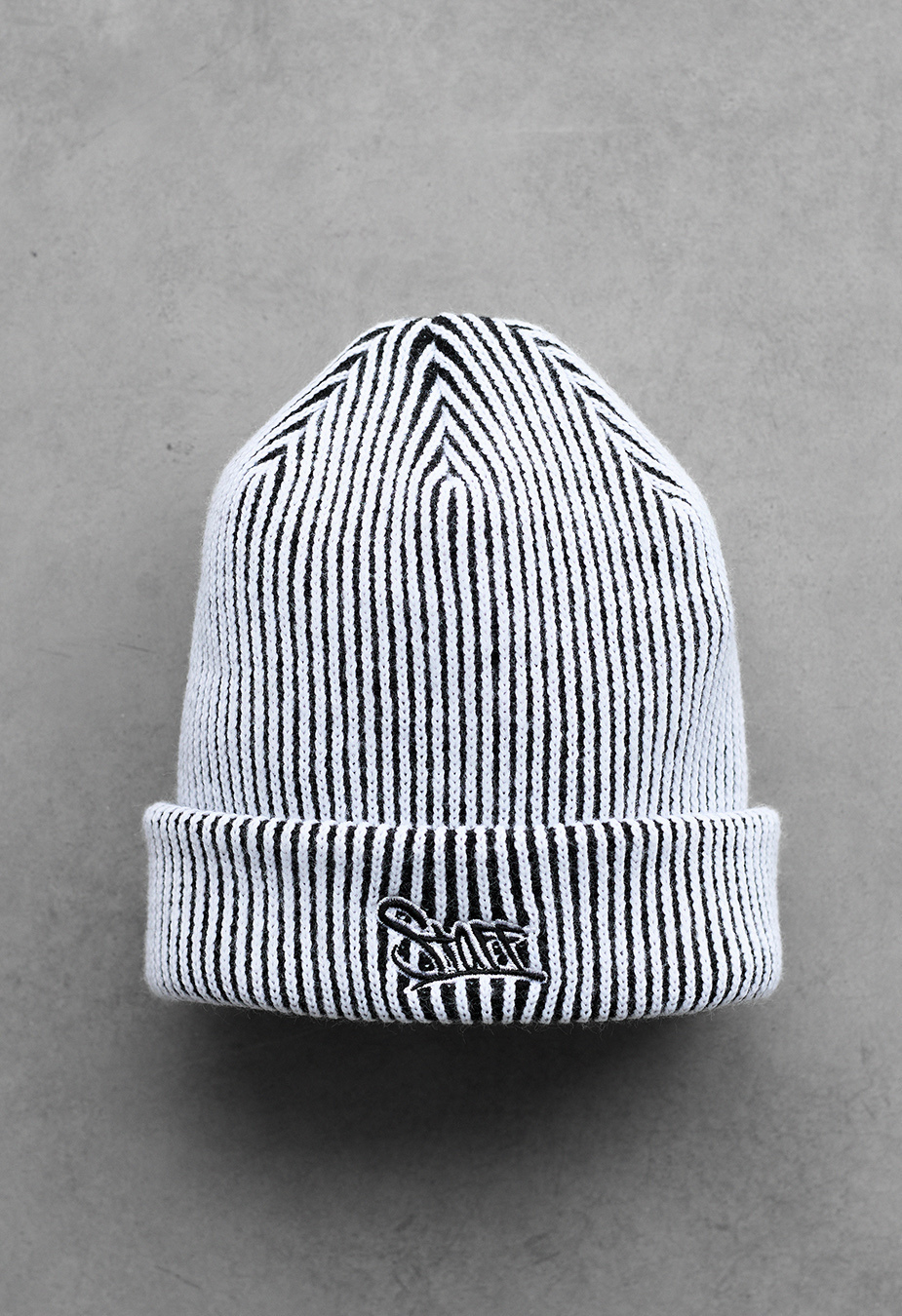 Căciulă Staff white & black stripes logo