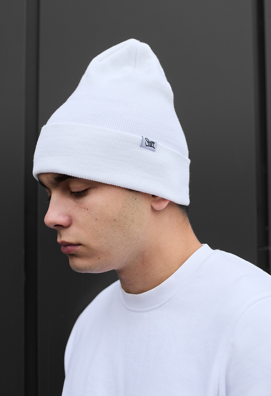 Căciulă Staff 11 white logo long