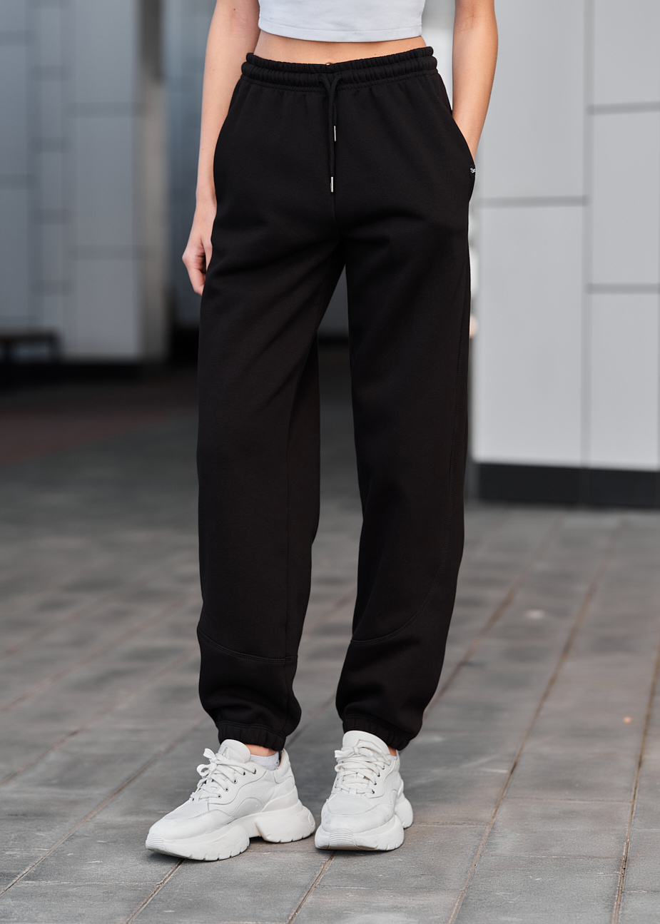 Pantalonii de trening de damă Staff kez black fleece
