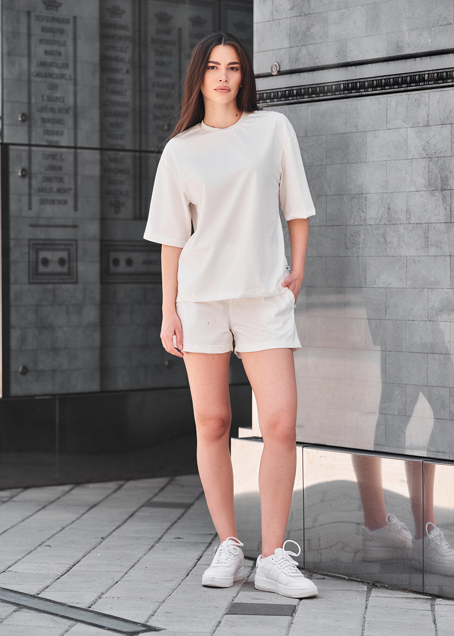 Set de vară de damă tricou + pantaloni scurți Staff me white oversize