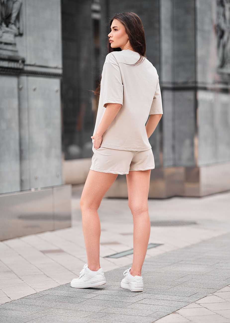 Set de vară de damă tricou + pantaloni scurți Staff me light beige oversize