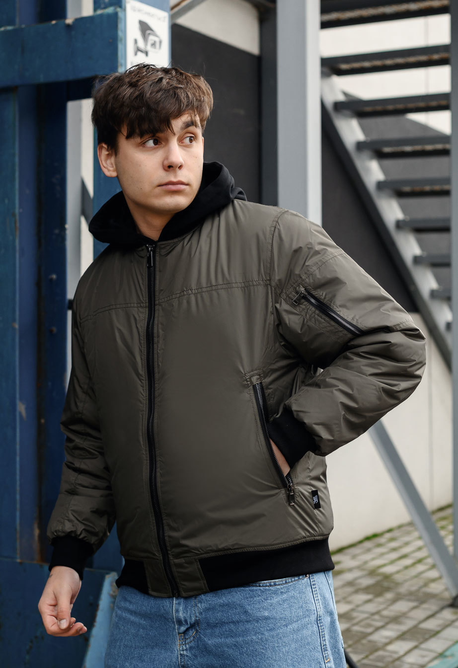 Bomber Staff ye khaki
