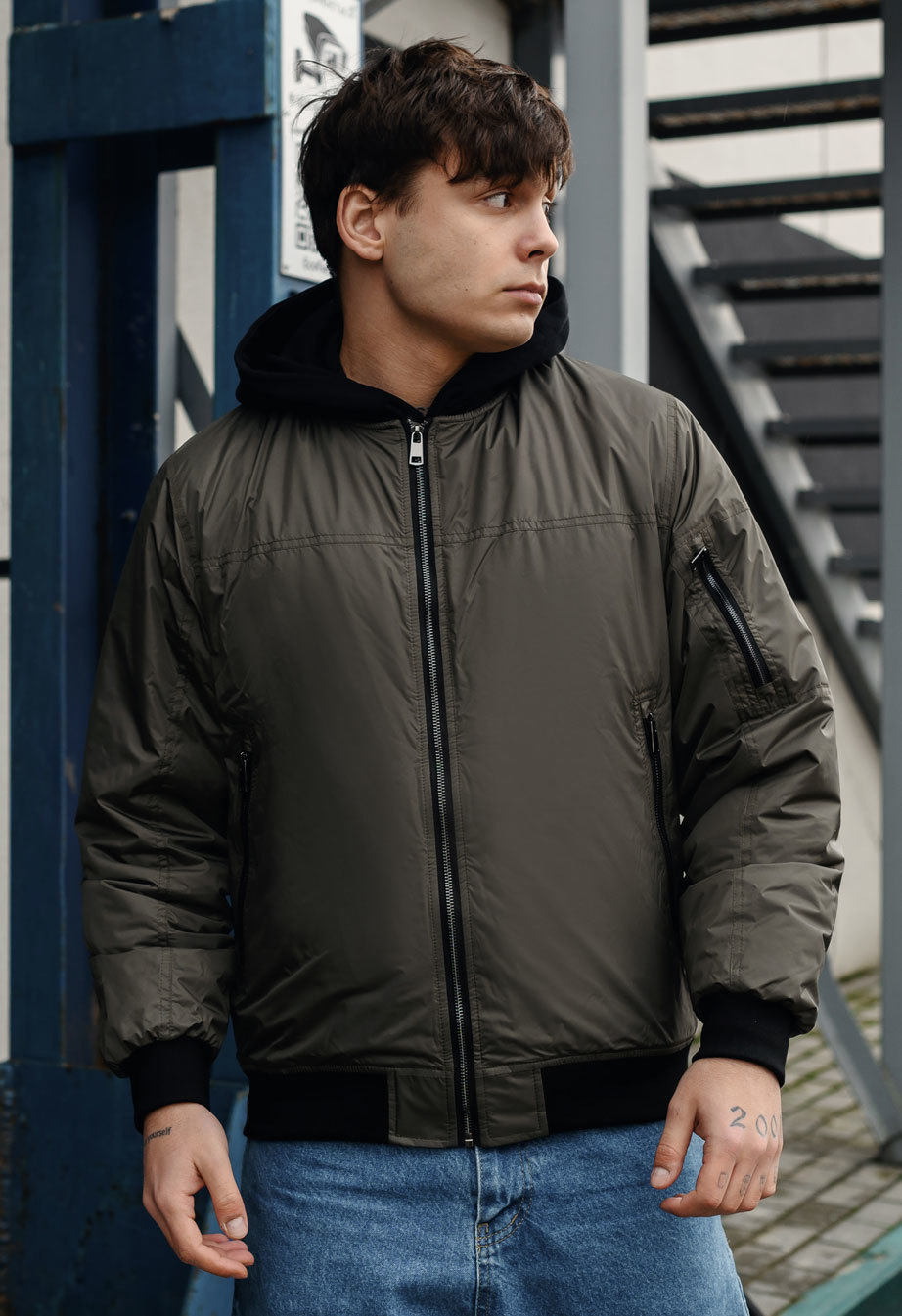 Bomber Staff ye khaki