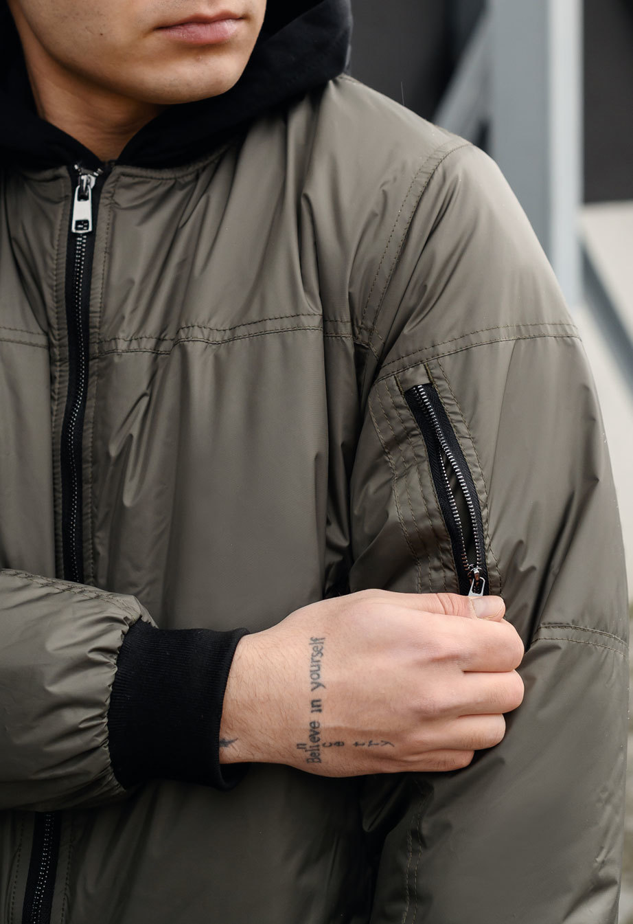 Bomber Staff ye khaki