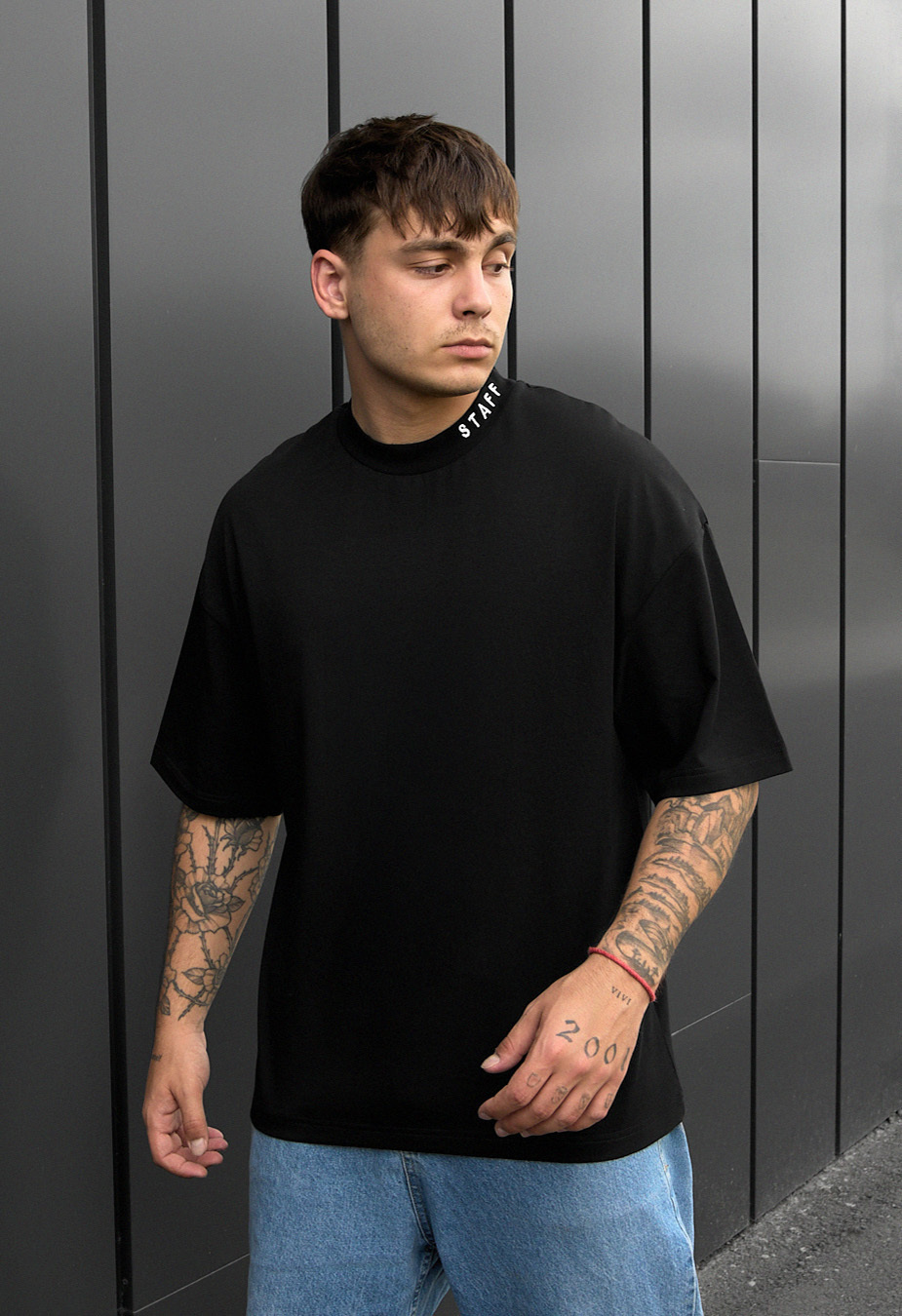Tricou Staff logo neck oversize